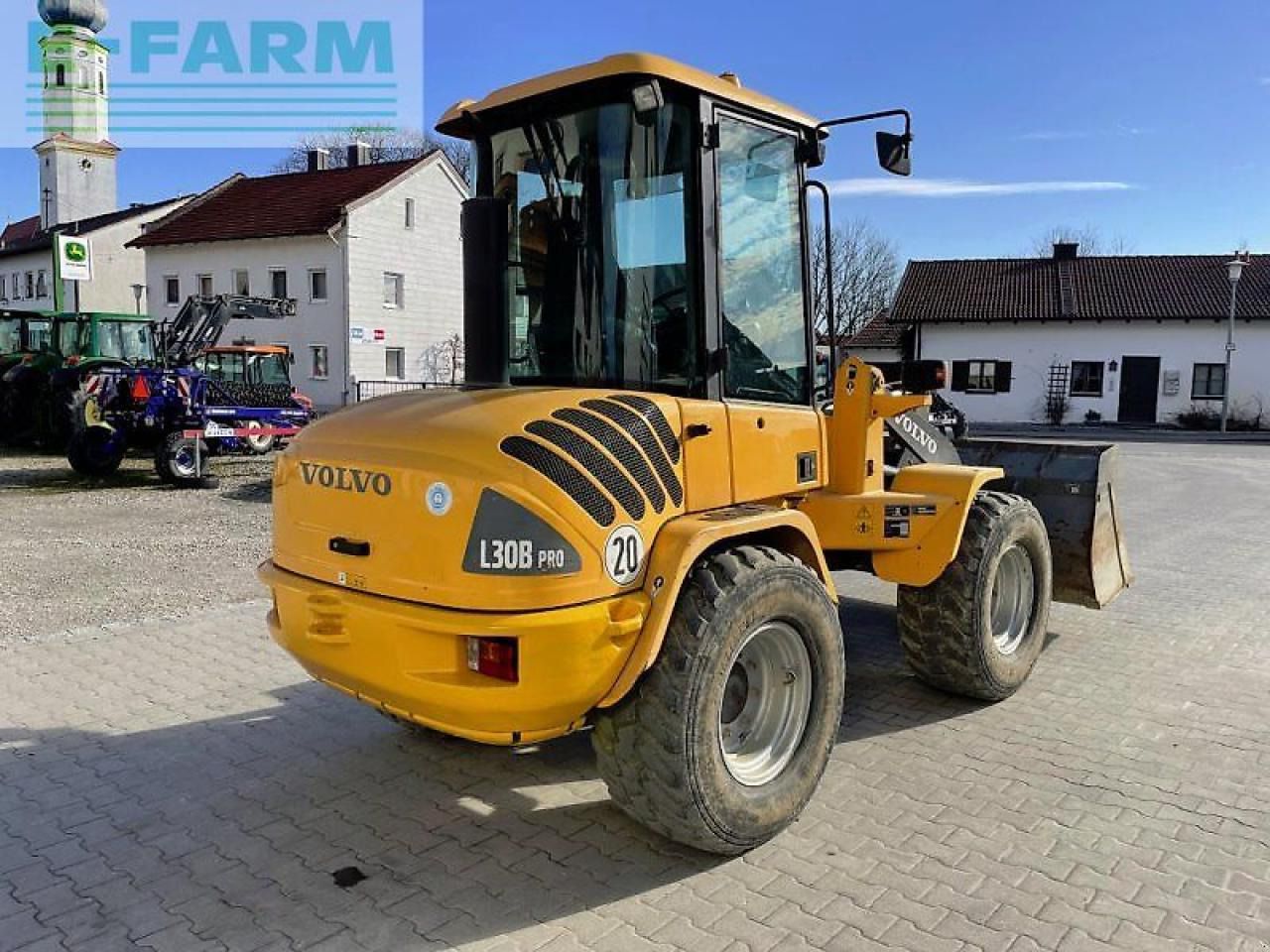 2009 Volvo L30B Pro wheel loader, rear three-quarter view 2009 Volvo L30B Pro wheel loader, rear three-quarter view