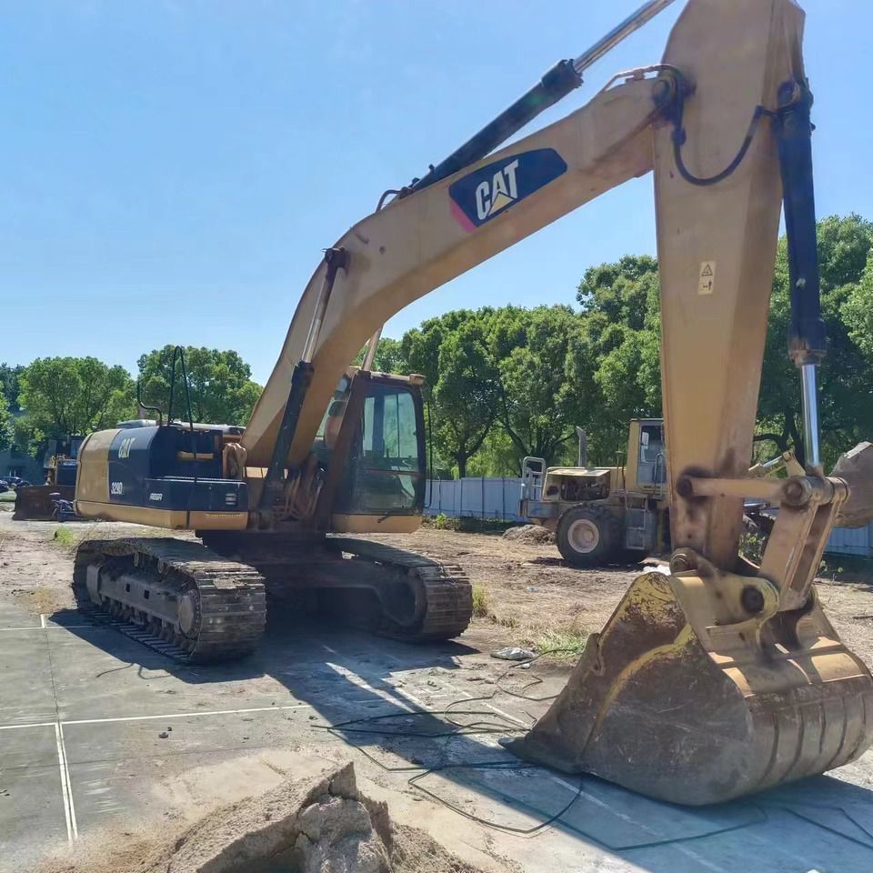 2016 Caterpillar 329D crawler excavator, side view