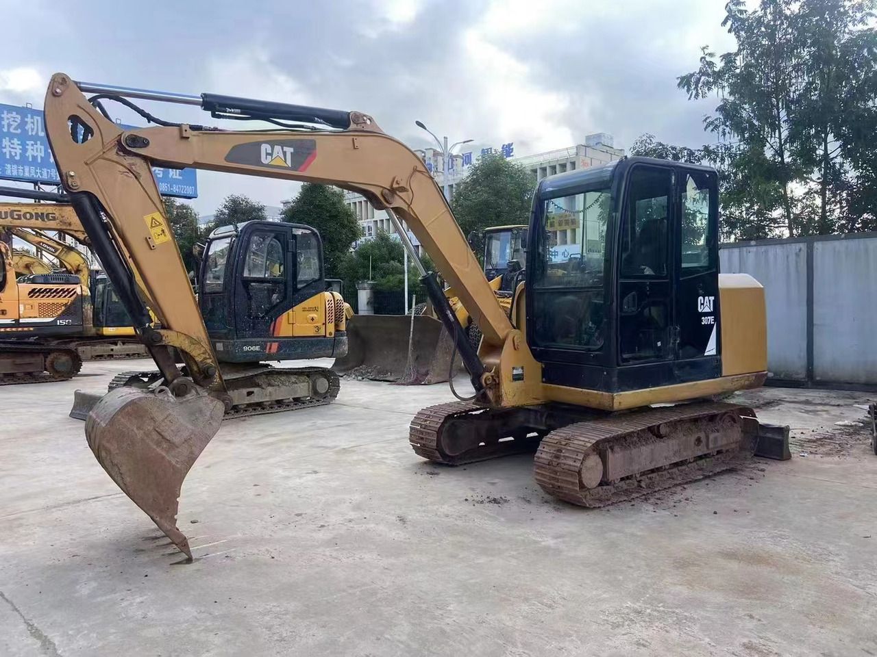 2022 Caterpillar 306E crawler excavator, side view