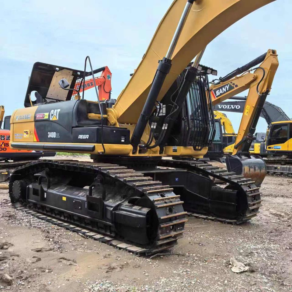 2020 Caterpillar 340D L crawler excavator, side profile view