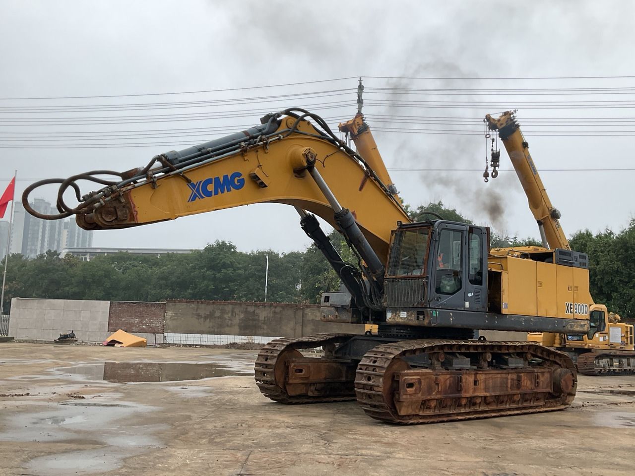 2017 XCMG XE900D crawler excavator side view