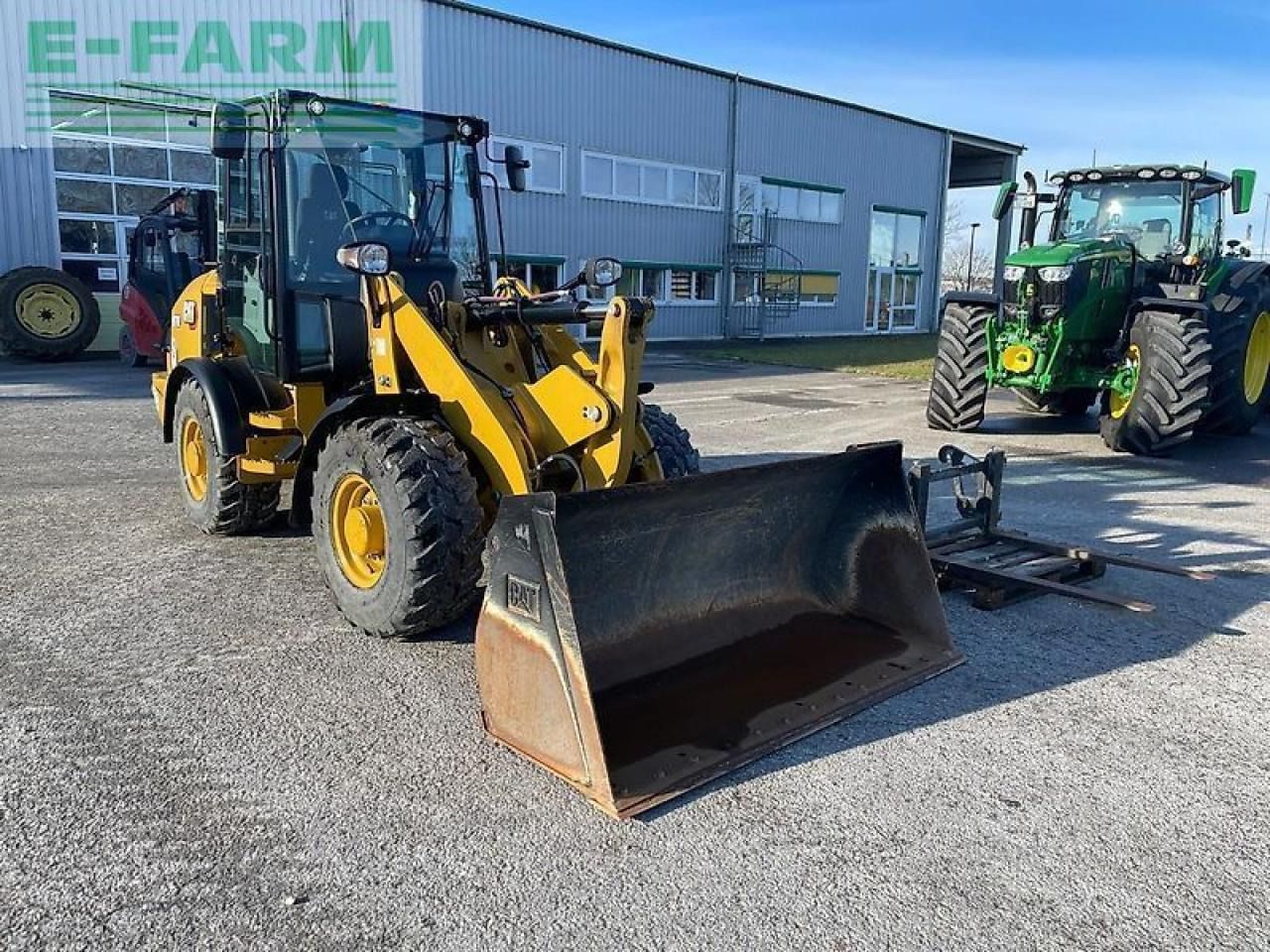 2021 Caterpillar 907M wheel loader, front three-quarter view 2021 Caterpillar 907M wheel loader, front three-quarter view