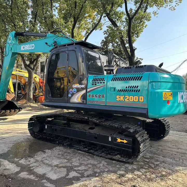 2016 Kobelco SK200D crawler excavator, side view
