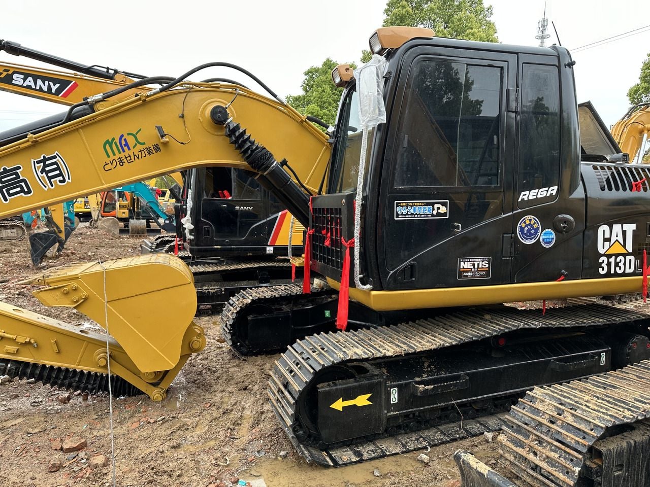 2020 Caterpillar 313DL crawler excavator, side view