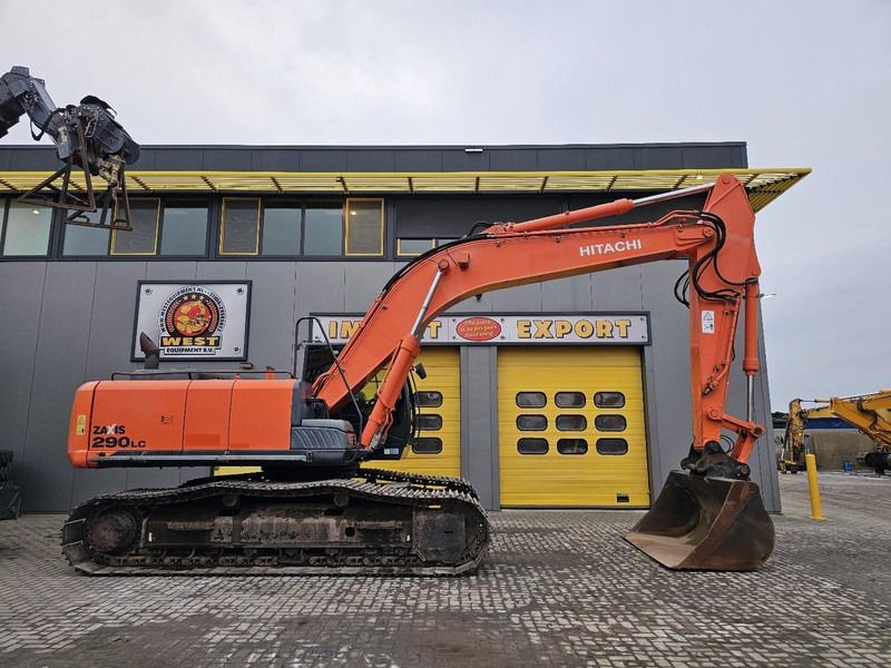 2012 Hitachi Zaxis 290LC excavator, side view 2012 Hitachi Zaxis 290LC excavator, side view