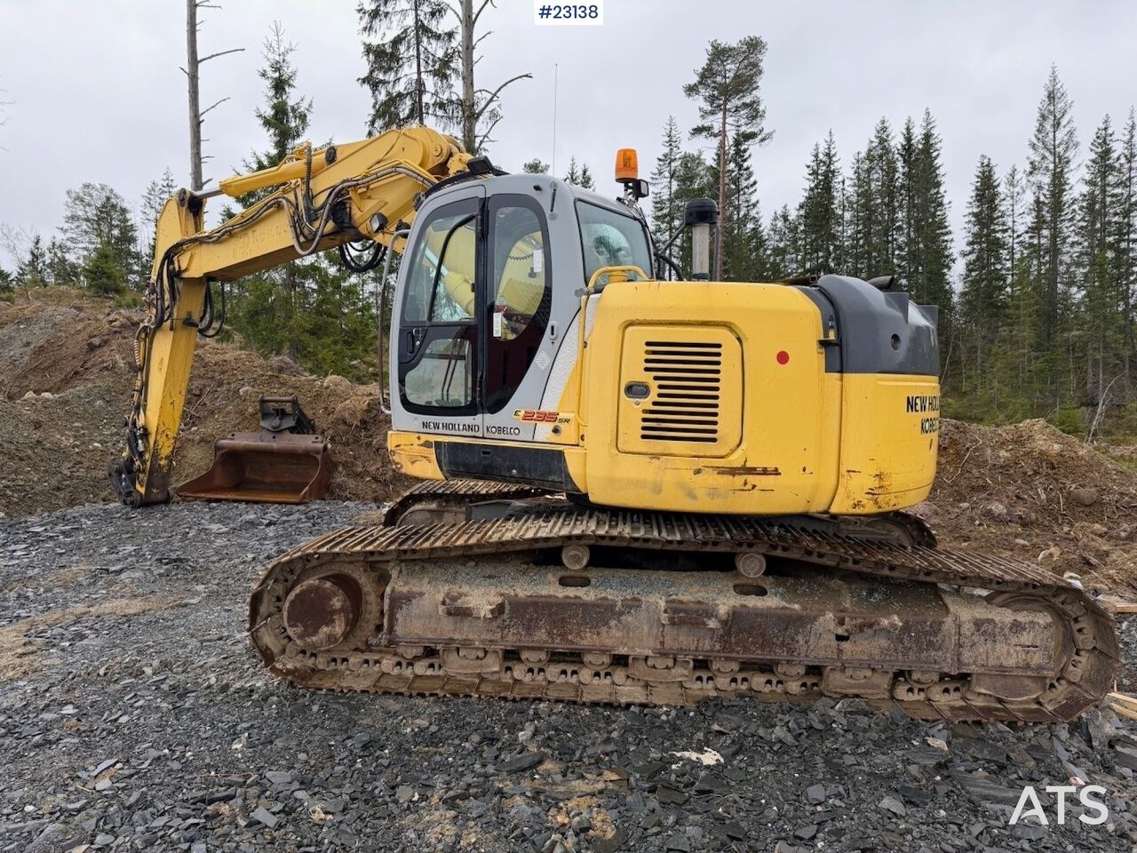 2006 New Holland E235SR crawler excavator, side view