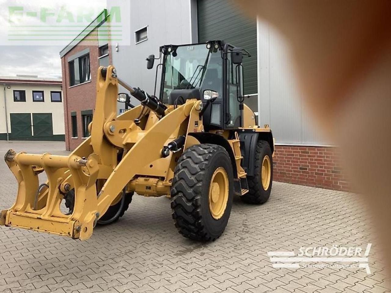 2022 Caterpillar 914 HL wheel loader, front three-quarter view