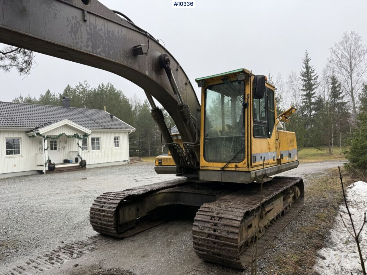 1998 Volvo EC280 crawler excavator, front three-quarter view