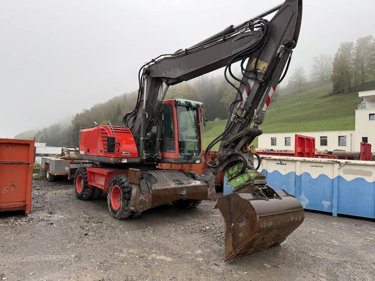2005 Volvo EW160B wheel excavator, side view