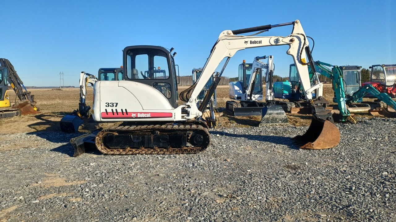 2004 Bobcat 337G mini excavator, side view