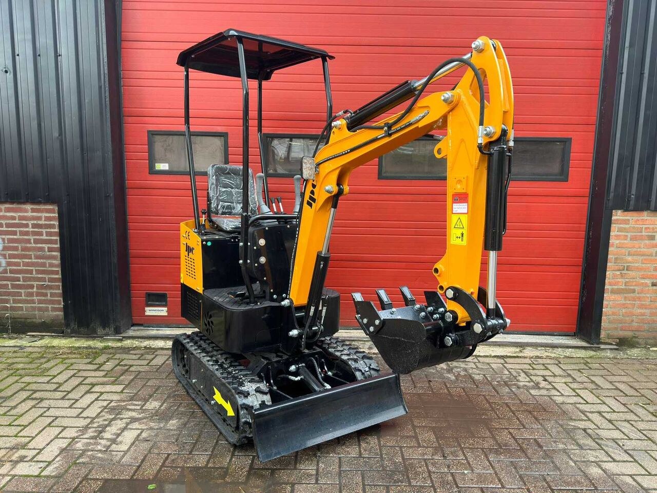 2024 JPC HT-12 mini excavator, side view