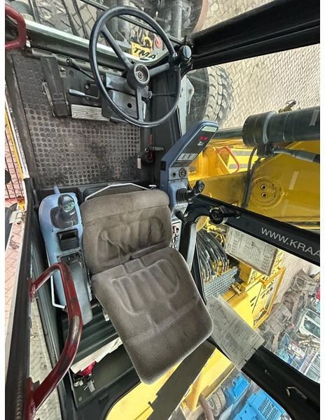 2000 Atlas 1404K wheel excavator interior cab view