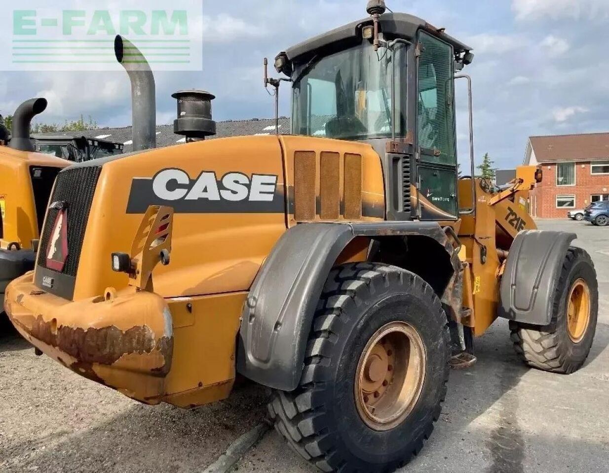 2012 CASE 721F wheel loader, three-quarter front view 2012 CASE 721F wheel loader, three-quarter front view