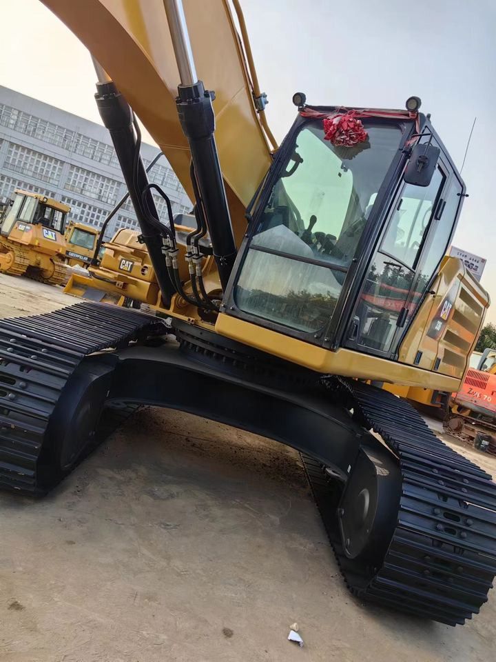 Caterpillar 320D2 crawler excavator, front three-quarter view