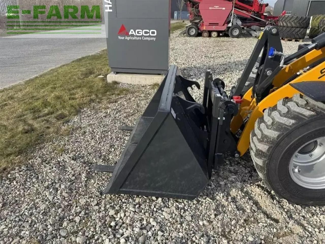 2025 Schäffer 2430S ELITE mini excavator bucket view 2025 Schäffer 2430S ELITE mini excavator bucket view
