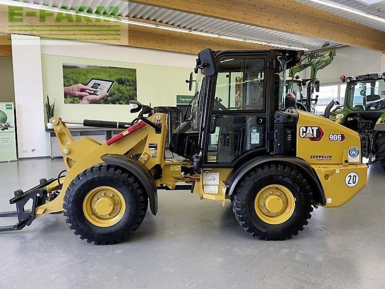 2024 Caterpillar 906 mini excavator, side view 2024 Caterpillar 906 mini excavator, side view