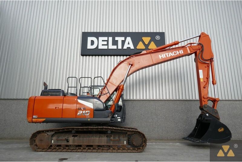 2022 Hitachi Zaxis 210LC-7 crawler excavator, side profile view
