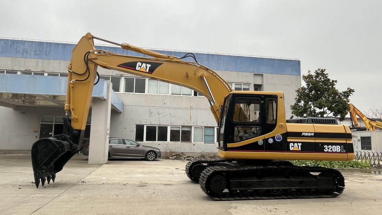 2019 Caterpillar 320BL crawler excavator, side profile view