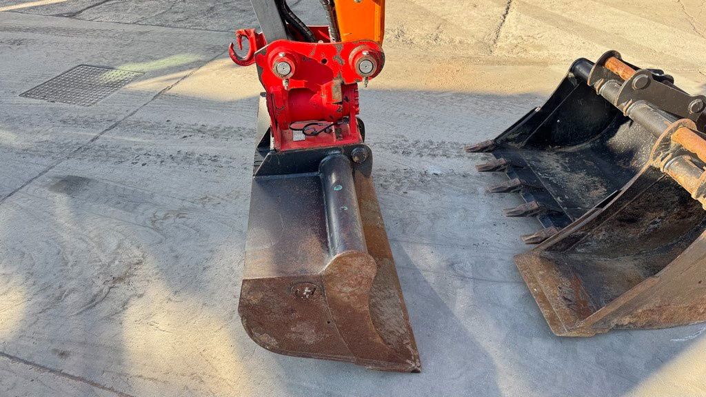 2022 Doosan DX50Z-7 mini excavator bucket and powertilt attachment