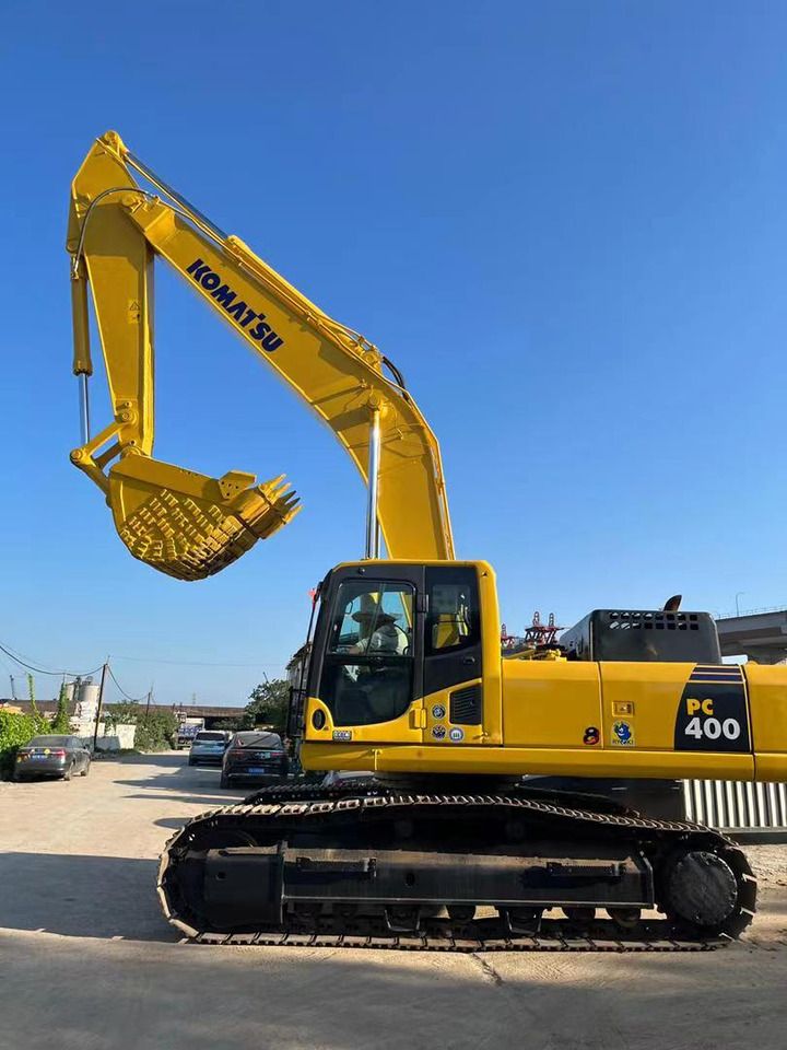 2019 Komatsu PC400-8 crawler excavator, side profile view