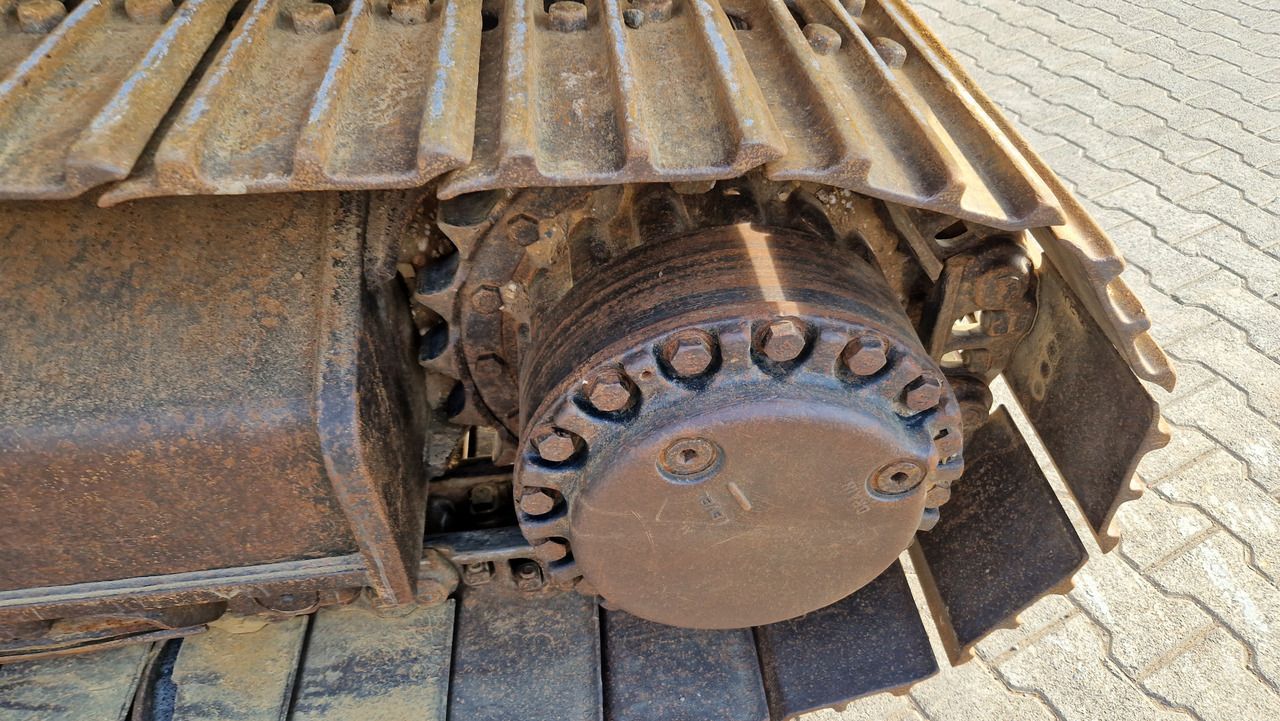 2007 Caterpillar 324D crawler excavator track drive detail