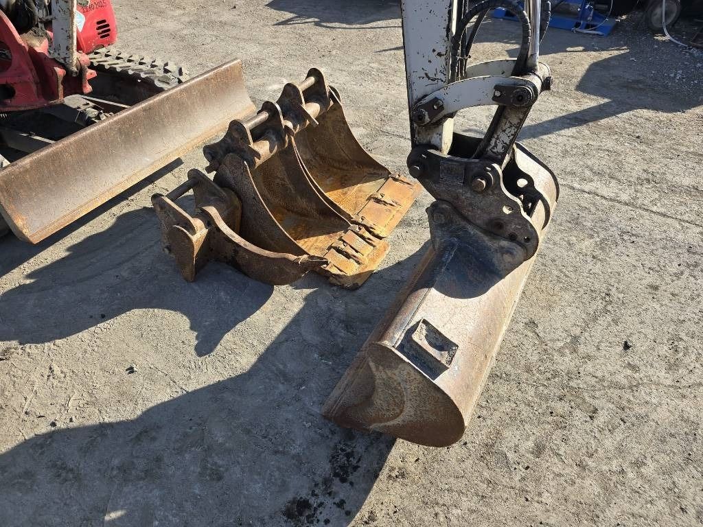 2018 Takeuchi TB23R mini excavator bucket and blade detail