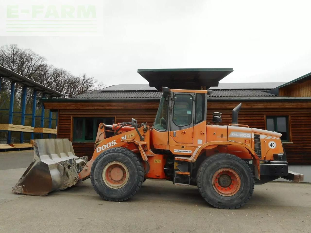 2010 Doosan DL200 wheel loader side view 2010 Doosan DL200 wheel loader side view