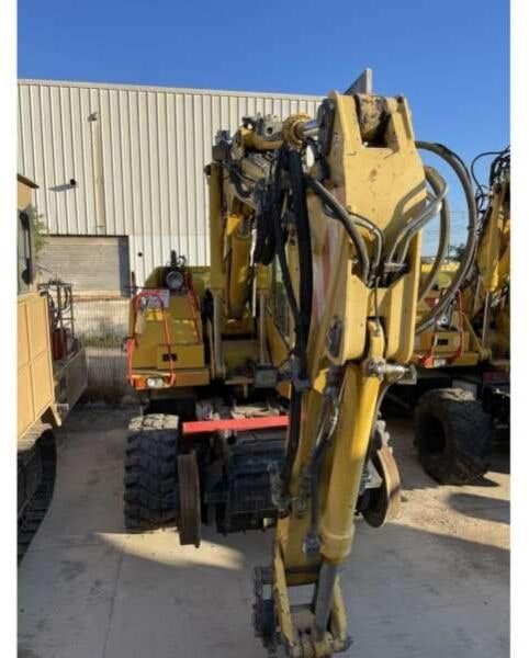 2013 Atlas 1404 ZW wheel excavator, front view