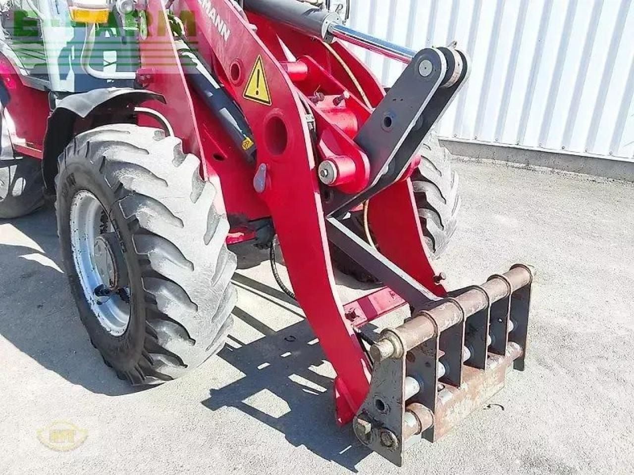 2013 Weidemann 4070 CX 100 loader arm and attachment detail 2013 Weidemann 4070 CX 100 loader arm and attachment detail