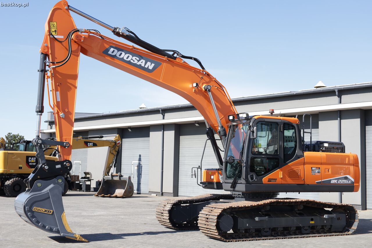2022 Doosan DX225LC-7 crawler excavator side view