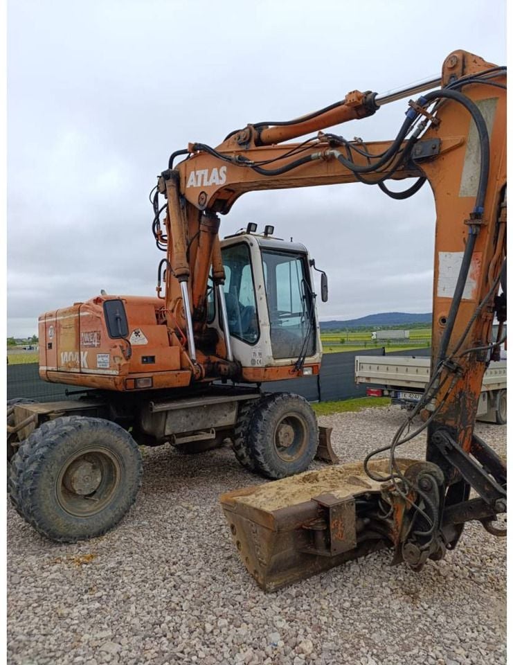 2001 Atlas 1404K wheel excavator, side view