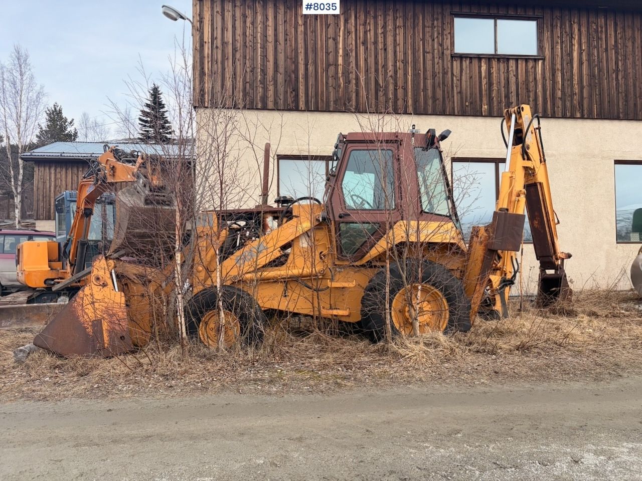 1988 CASE 680K backhoe loader side view 1988 CASE 680K backhoe loader side view