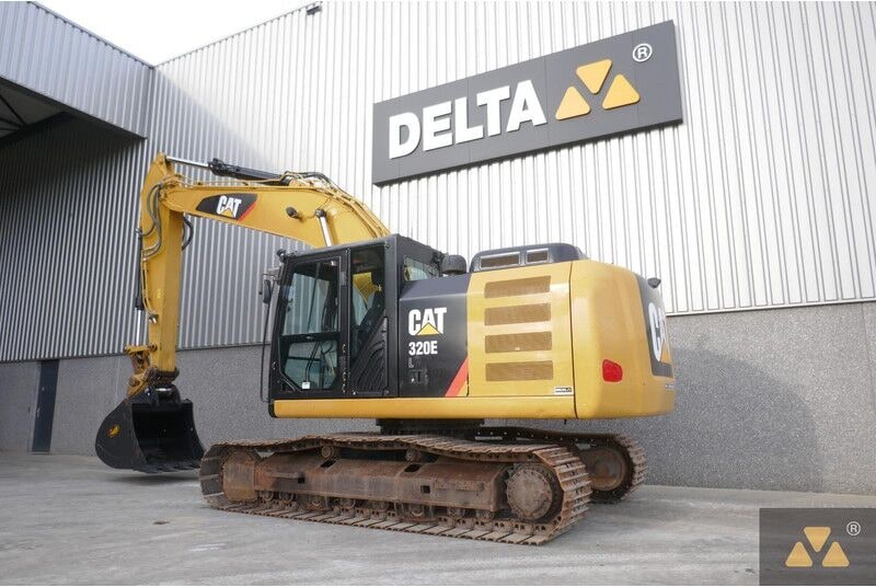 2016 Caterpillar 320E L crawler excavator, side view