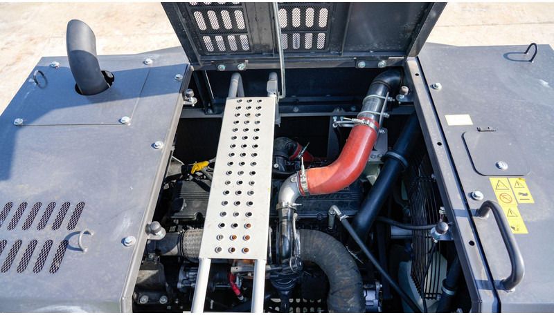 2025 Zoomlion ZE385G crawler excavator engine compartment view