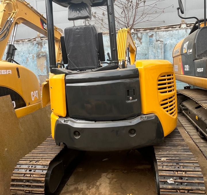 2016 Komatsu PC35MR-2 crawler excavator, rear view