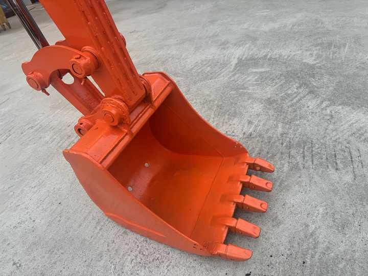 2022 Doosan DX60-9C crawler excavator bucket detail