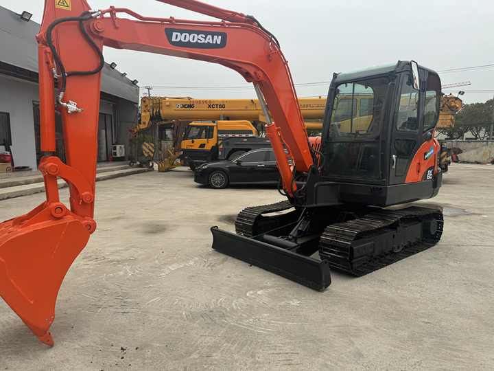 2022 Doosan DX60-9C crawler excavator, side view