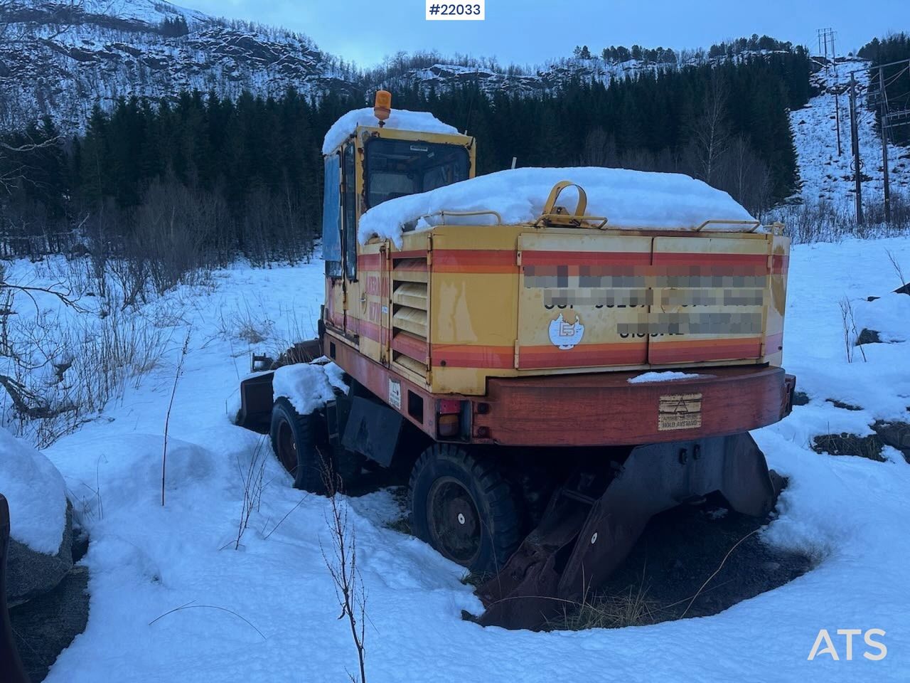 1991 Åkerman H7M wheel excavator, rear three-quarter view