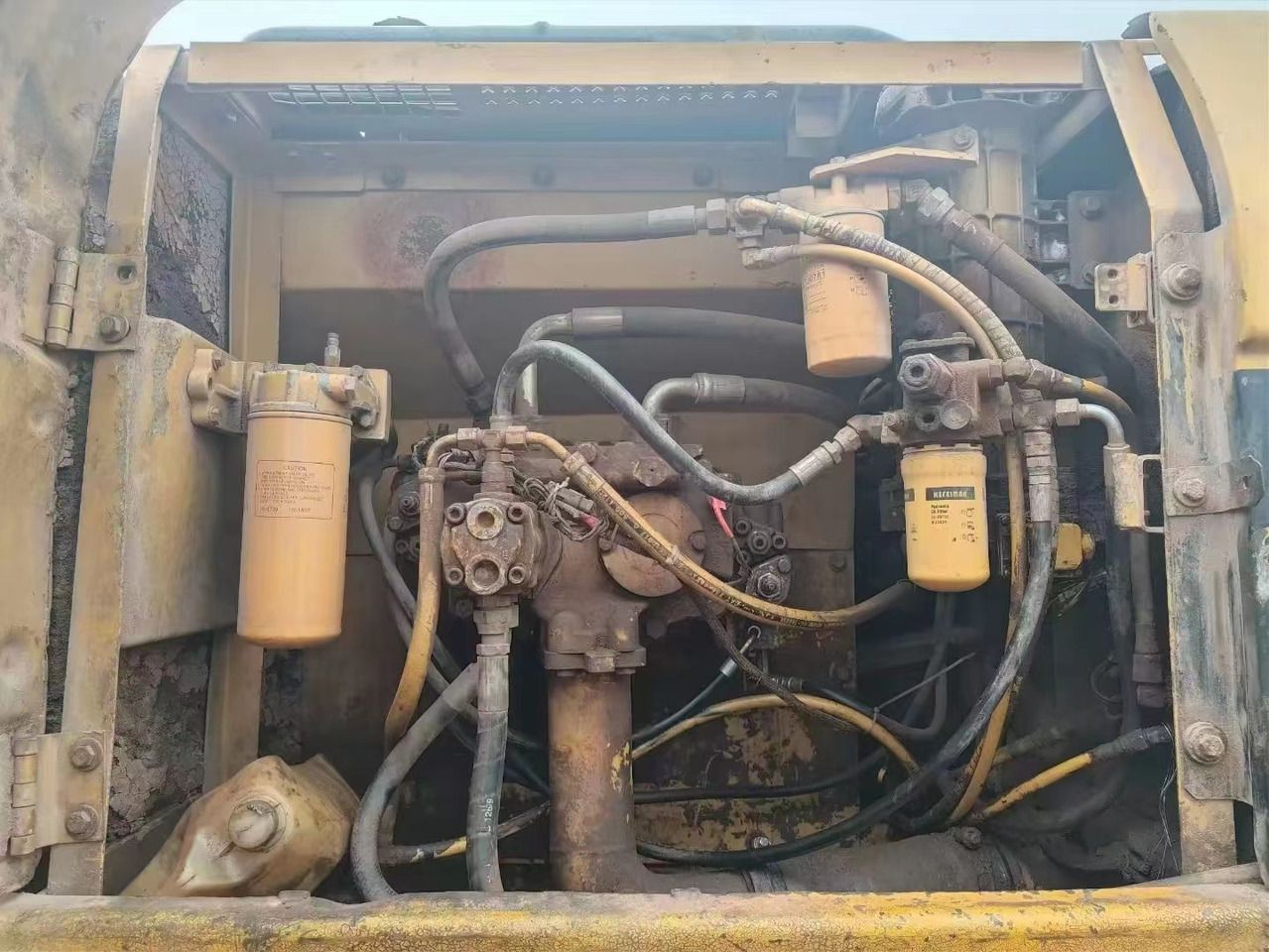 2022 Caterpillar 325C crawler excavator engine compartment view