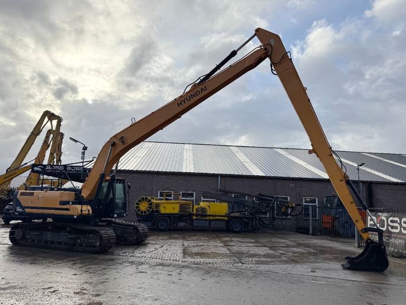 2016 Hyundai HX300LR long reach excavator side view