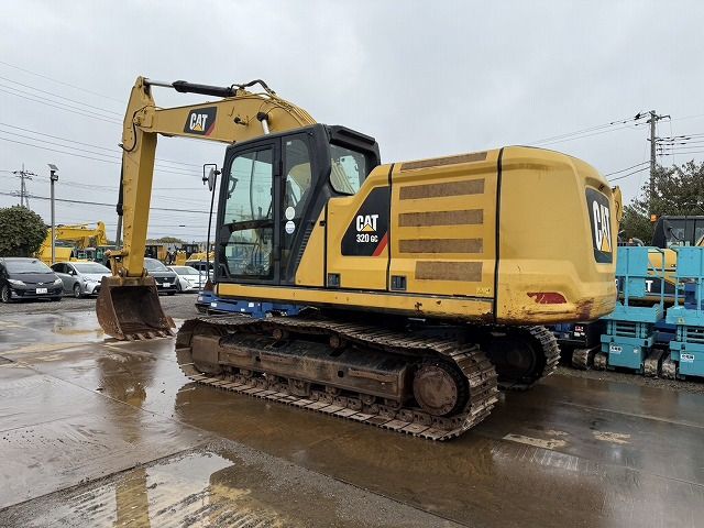 2018 Caterpillar 320GC crawler excavator, rear three-quarter view
