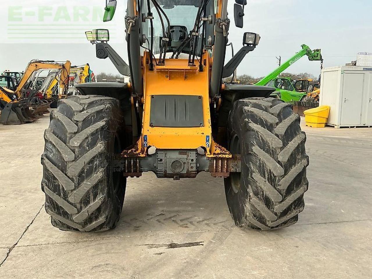 2014 Liebherr L 538 wheel loader, front view 2014 Liebherr L 538 wheel loader, front view
