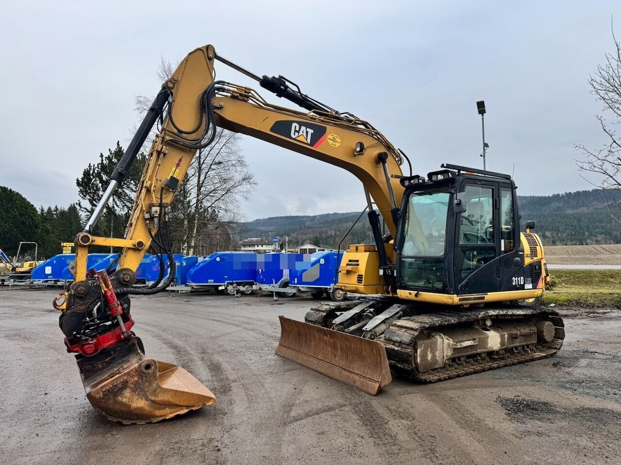 2011 Caterpillar 311D LRR crawler excavator side view 2011 Caterpillar 311D LRR crawler excavator side view