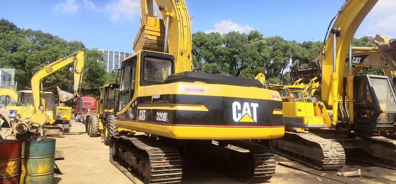 2016 Caterpillar 320BL crawler excavator rear view