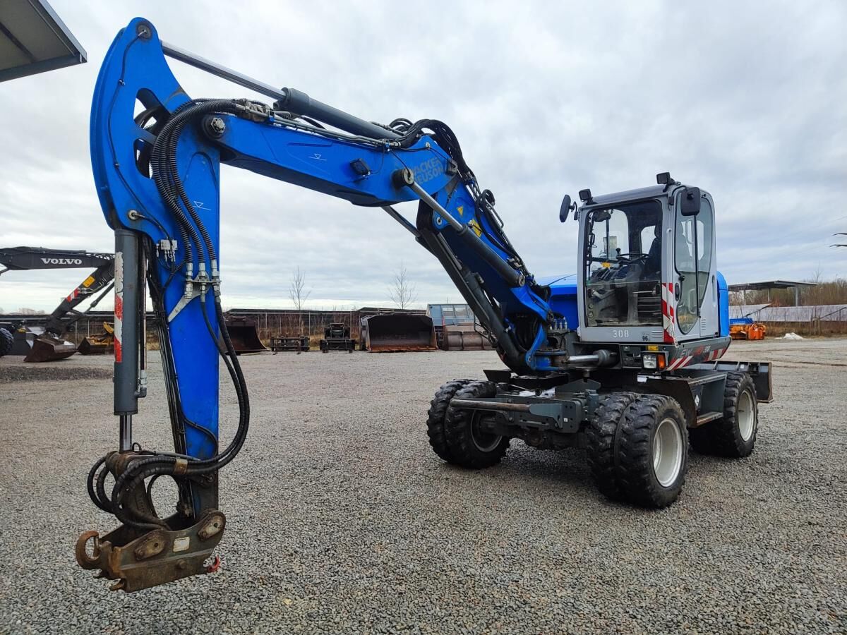 2017 Wacker Neuson EW100 wheel excavator, side profile view