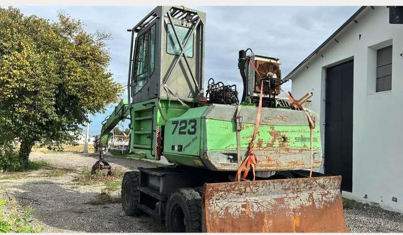 2008 Sennebogen 723 material handler, rear three-quarter view