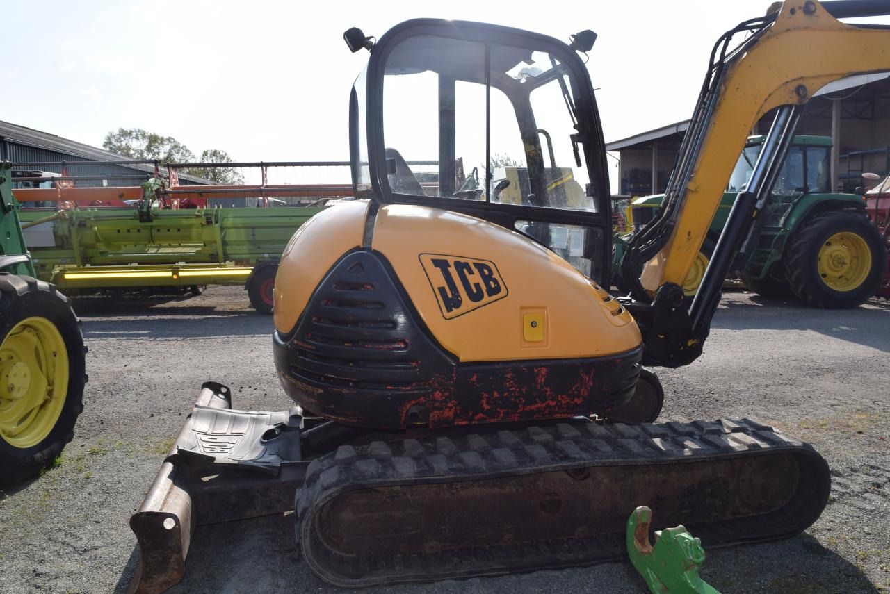 2007 JCB 8052 mini excavator, side view