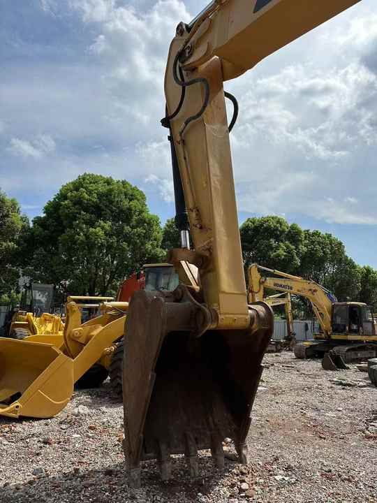 2021 Caterpillar 349DL crawler excavator, close-up of bucket and boom