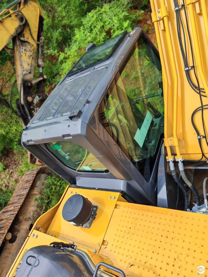 2024 XCMG XE245G crawler excavator cab view