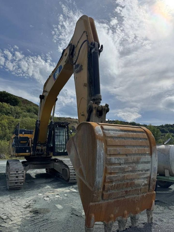 2015 Caterpillar 349EL crawler excavator, front view with bucket